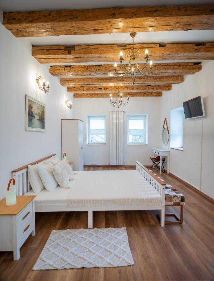 Fernweh Haus Brasov Hotel ภายนอก รูปภาพ