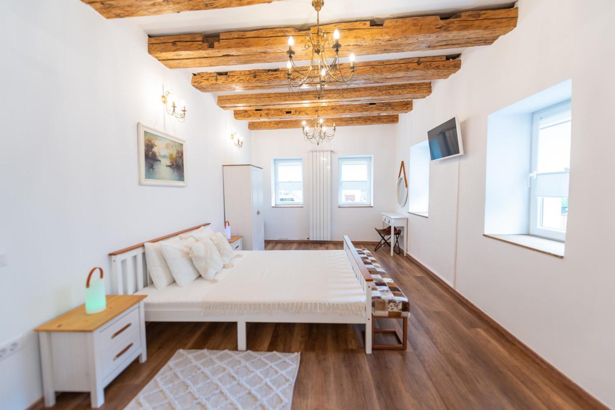 Fernweh Haus Brasov Hotel ภายนอก รูปภาพ