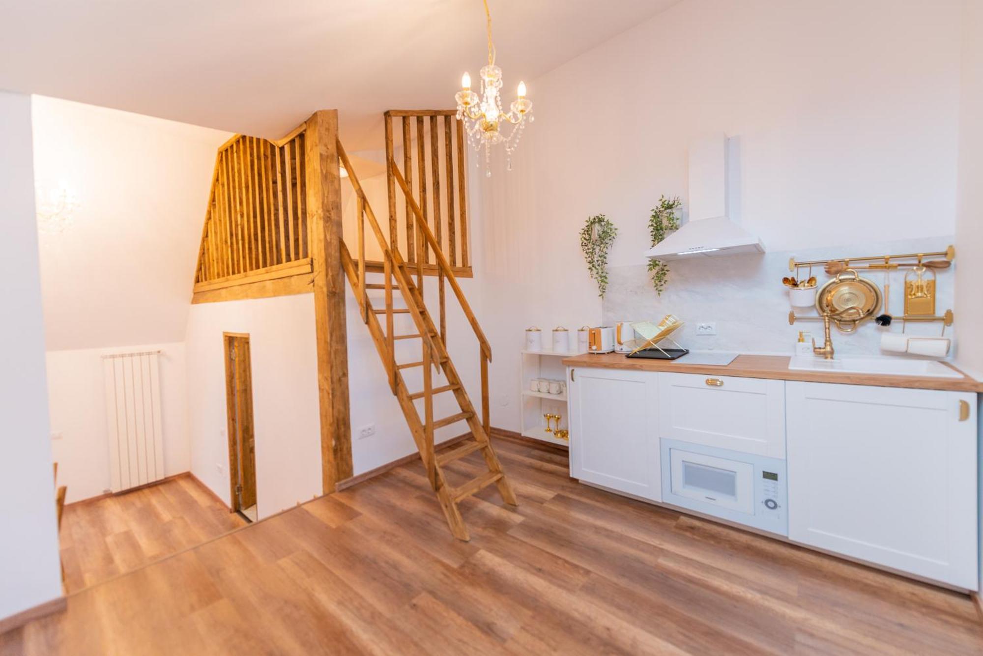 Fernweh Haus Brasov Hotel ภายนอก รูปภาพ